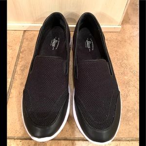 GH bass Journey slip on comfort sneakers size 5